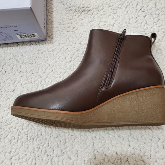 NEW Aerosoles Women's Brandi Ankle Boot Brown SIZE 9 Wide - Picture 3 of 7